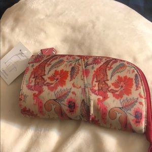 Brand new makeup & accessories case. 💄